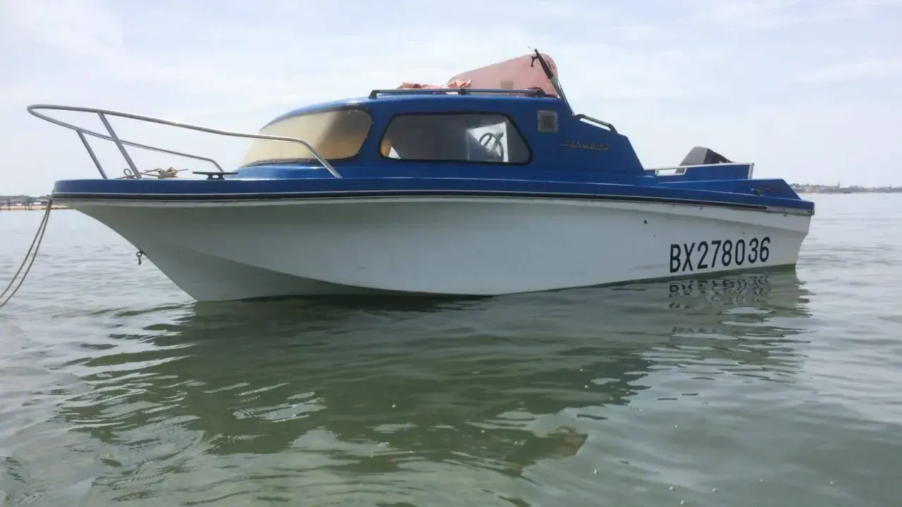 Bateau Jeanneau Sea Bird, idéal pour la pêche. Fiche technique disponible pour ce modèle.