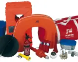 Équipement obligatoire bateau fluvial : gilet de sauvetage, bouée, extincteur, lampe, seau, corne de brume, trousse de secours, compas.