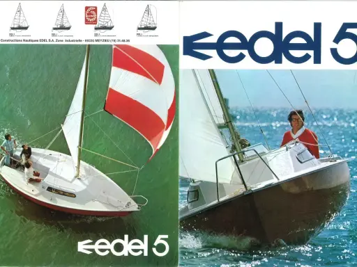 Le voilier Edel 5 navigue sur une mer scintillante, avec une personne souriante au gouvernail.