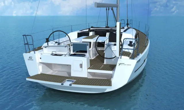 Le voilier Dufour Duo 26, prêt pour l'aventure, navigue sur une mer calme.