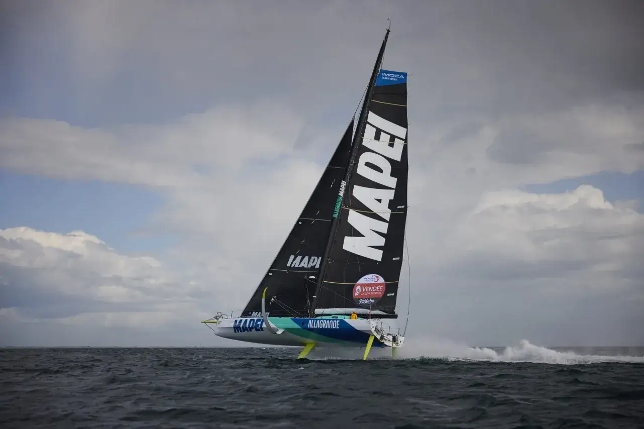 Sébastien Marsset navigue sur son voilier