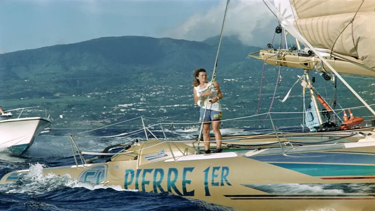 Une femme sur le trimaran